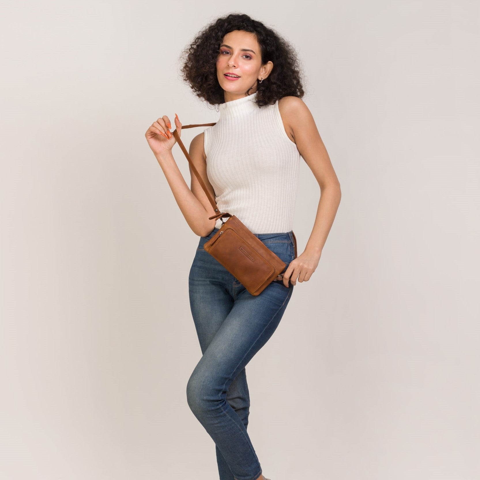winternam kleine umhaengetasche liv cognac