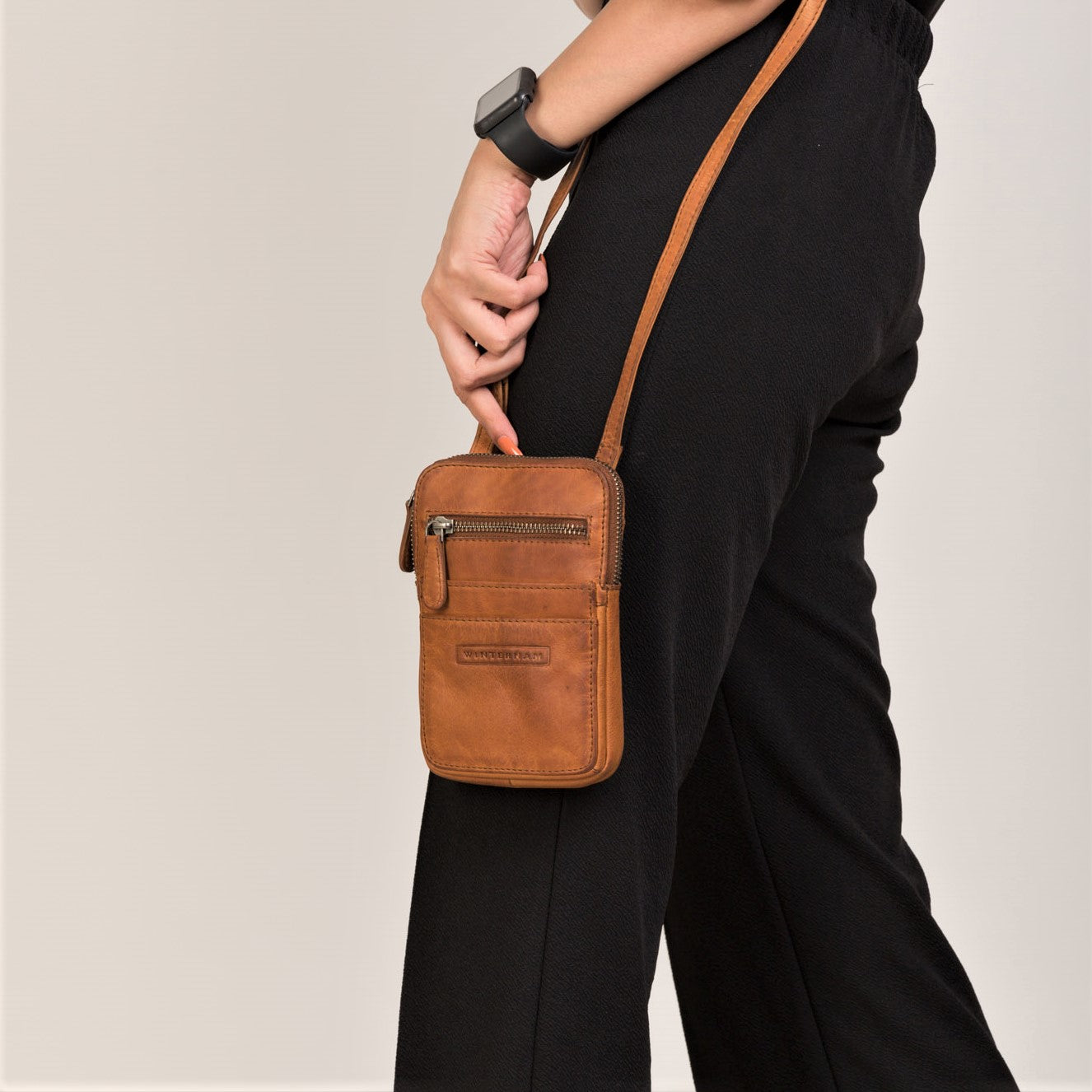 winternam phonebag lilla cognac
